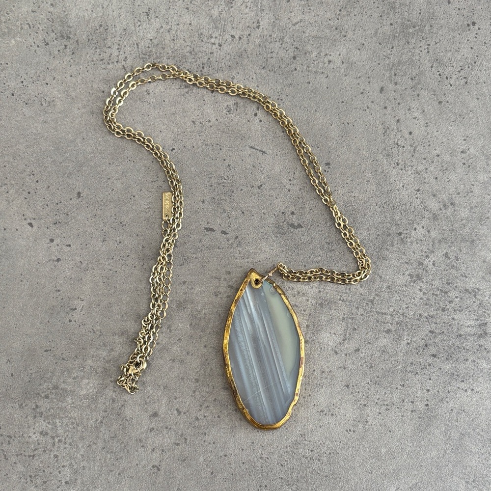 Gold Pendant Necklace